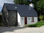 irish farmhouse with white and stone walls